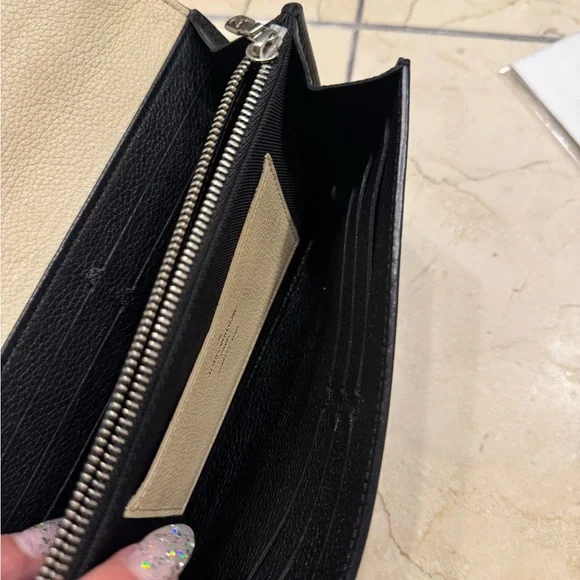 Louis Vuitton Beige and Black Wallet - Picture 2 of 6